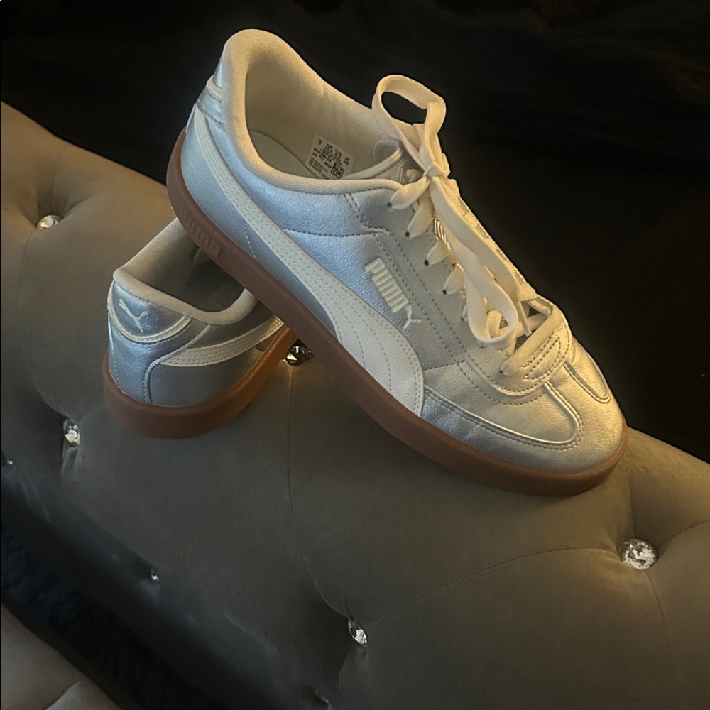 Puma sliver with gummy bottom Casual Sneakers
